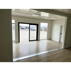 Un Edificio De Láminas - Edificio Comercial Y De Oficinas - 6 Instalaciones - 63m2