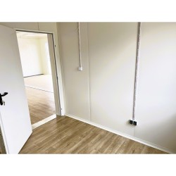 Un Edificio De Láminas - Edificio Comercial Y De Oficinas - 6 Instalaciones - 63m2