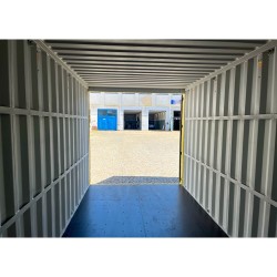 Contenedor de 20' con modificación ventana con rejilla