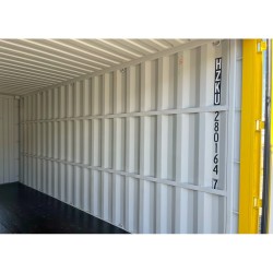 Contenedor de 20' con modificación ventana con rejilla